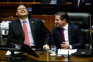 O presidente do Senado, Davi Alcolumbre, à esquerda do leitor; e o presidente da Câmara, Hugo Motta, à direita - 6/5/2026 | Foto: Wilton Junior/Estadão Conteúdo