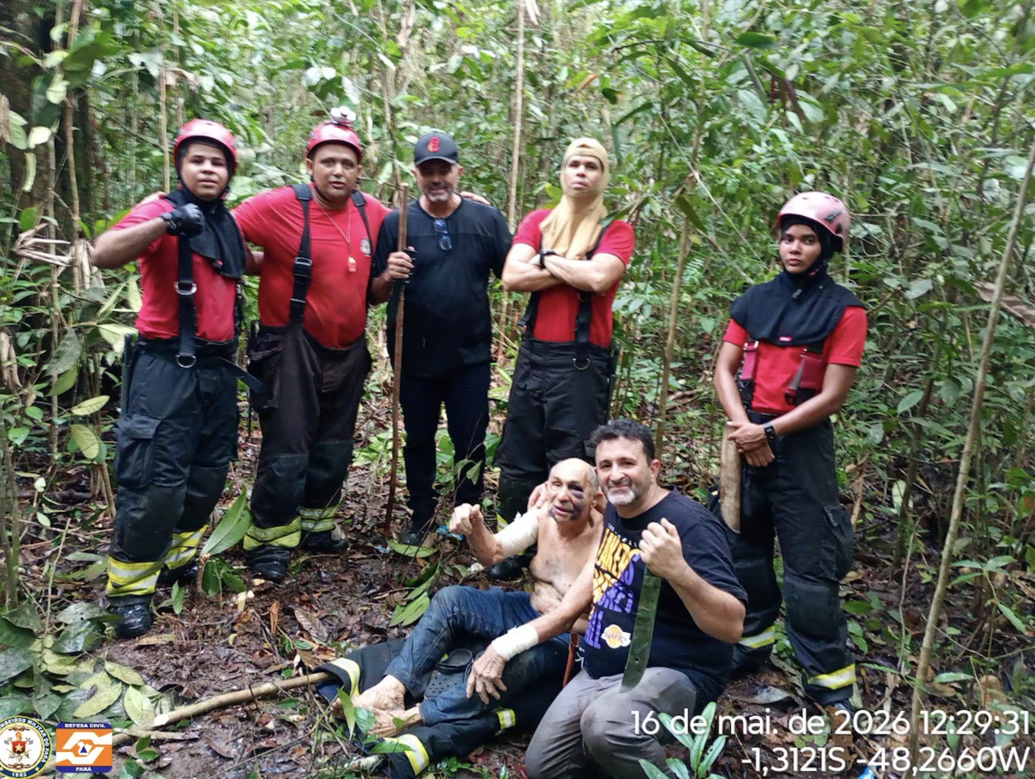 O piloto foi encontrado cerca de dois quilômetros do local da queda | Foto: Divulgação/Corpo de Bombeiros