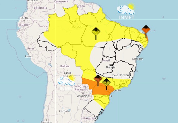Domingo deve ser de chuvas intensas e tempestades no país