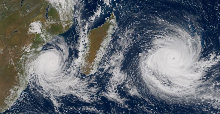 Durante o verão do Hemisfério Norte, os ciclones do Índico concentram-se na área do corredor ao Norte da Austrália | Foto: Divulgação/Oeste | Imagem criada com o auxílio de inteligência artificial
