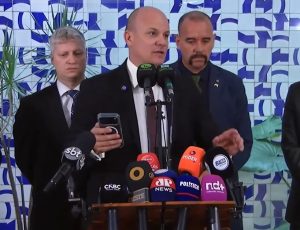 Durante coletiva de imprensa, oposição defende ações mais duras contra o Supremo | Reprodução/TV Câmara