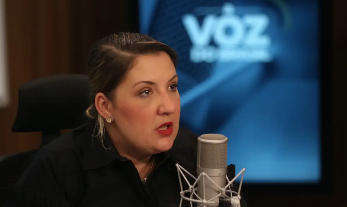 Daniella Marques quer ser vice de Flávio