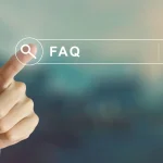 Pessoa interagindo com barra de busca FAQ sobre economia e dúvidas financeiras mais pesquisadas em 2026.