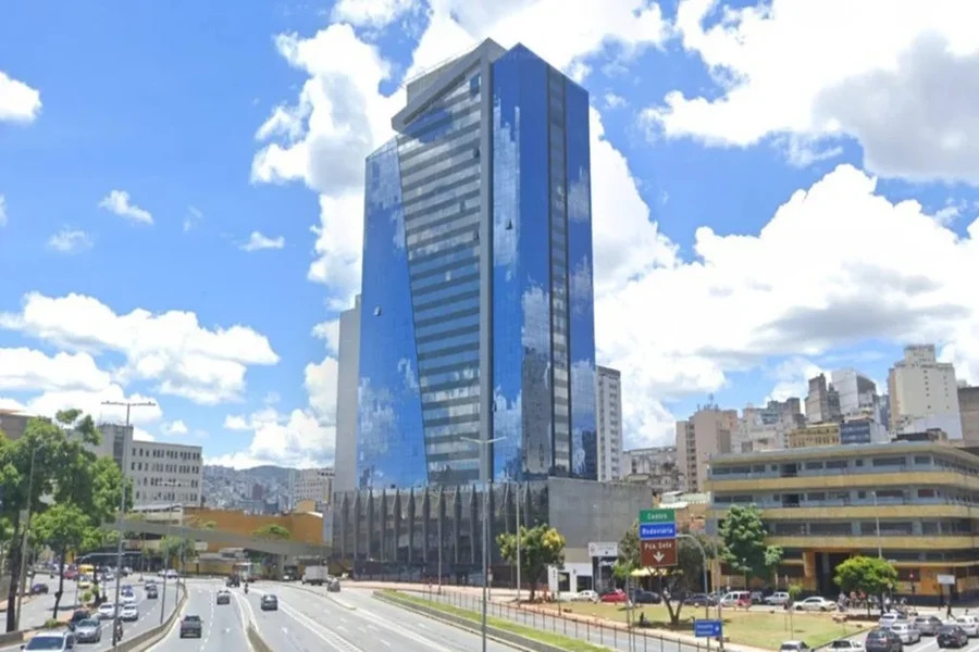 Justiça condena construtora por abandonar hotel da família Vorcaro