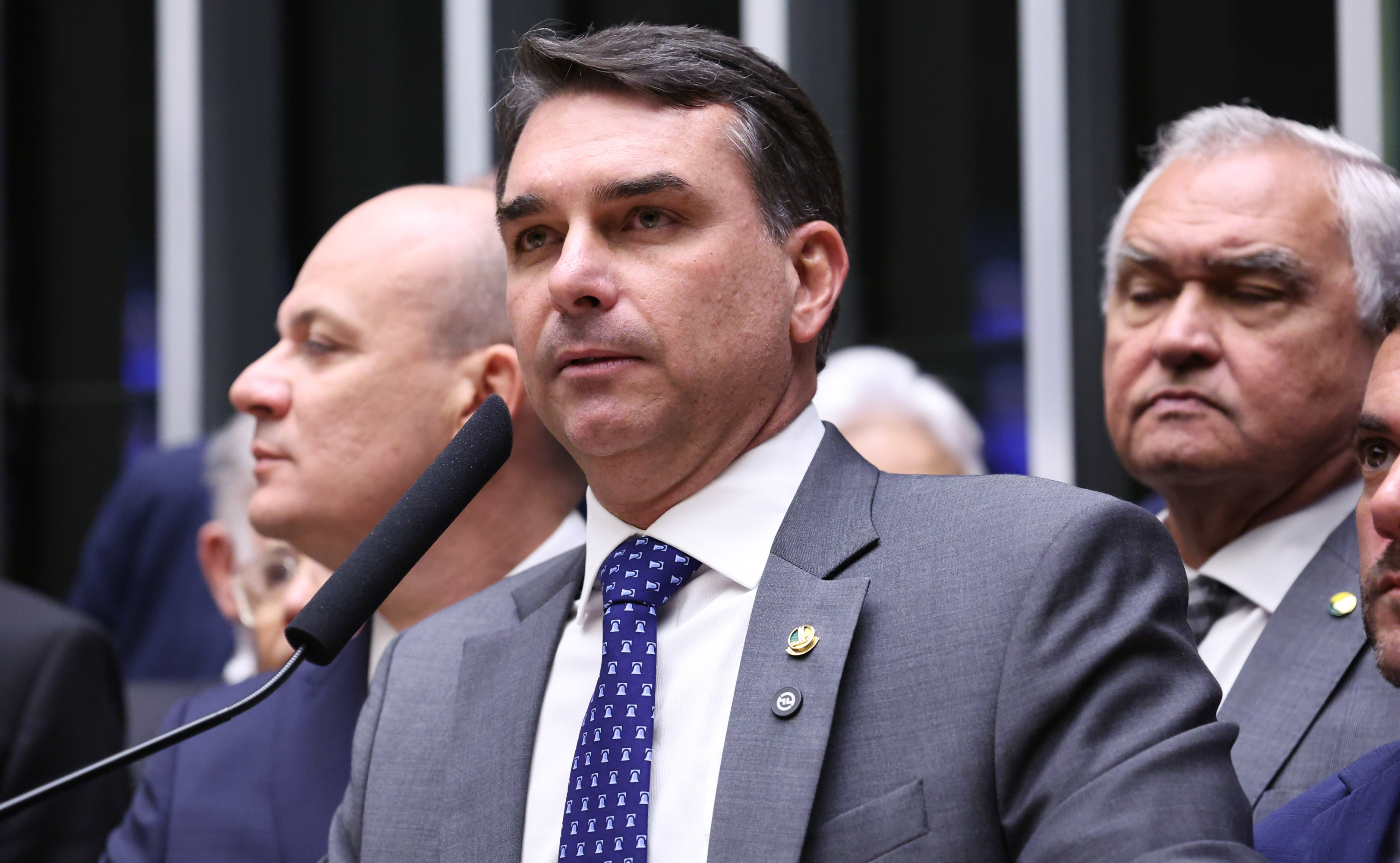 Flávio volta a cobrar a criação da CPMI do Master: ‘Não tenho nada a esconder’