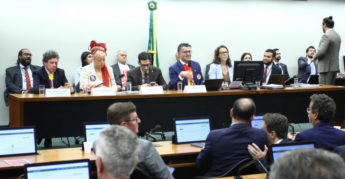 A discussão na comissão especial da PEC da Escala 6x1