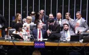 Plenário da Câmara votação PEC da Escala 6x1