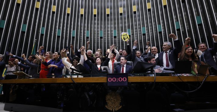 Aprovação da PEC do Fim da Escala 6x1