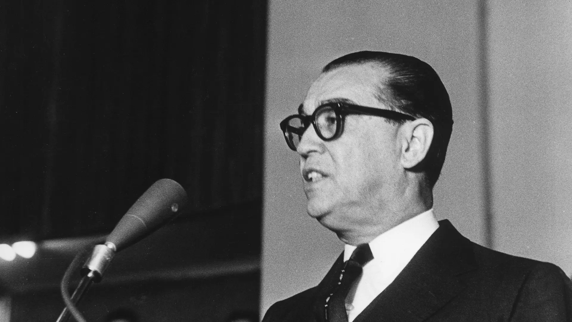 Juscelino Kubitschek discursa durante o período da Campanha da Legalidade | Foto: Arquivo/Estadão Conteúdo