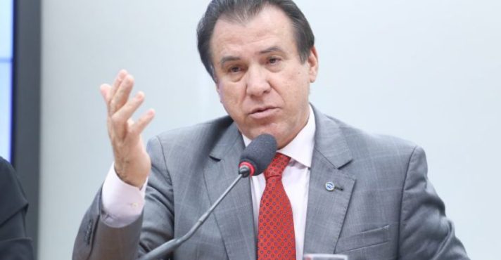 Luiz Marinho minimizou os custos diretos e defendeu que a redução da jornada tende a reduzir despesas indiretas | Foto: Vinicius Loures/Câmara dos Deputados