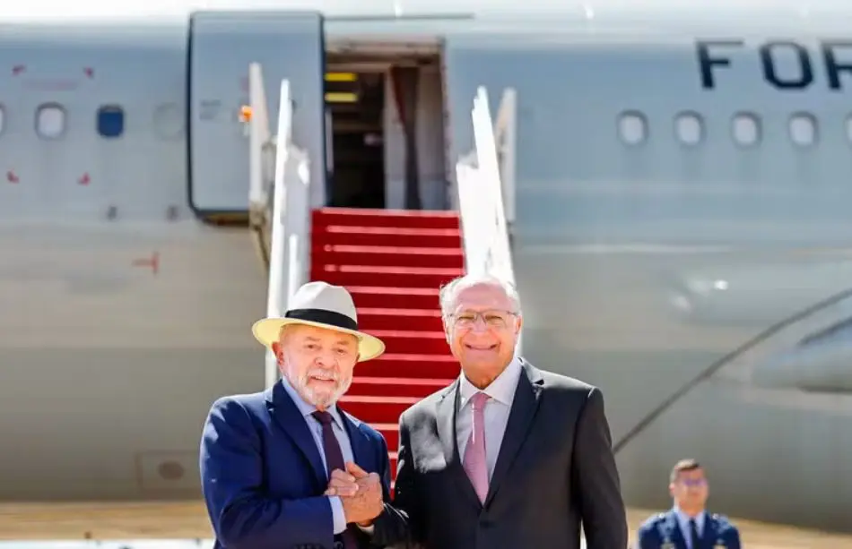 Lula e Alckmin na Base Aérea de Brasília, embarcando para os EUA | Foto: Ricardo Stuckert/Presidência da República

