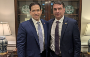 Secretário de Estado dos EUA recebeu Flávio Bolsonaro na Casa Branca | Foto: Reprodução/Instagram