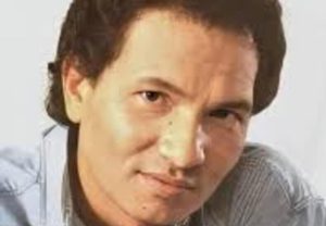 o cantor e compositor gilson de casinha branca