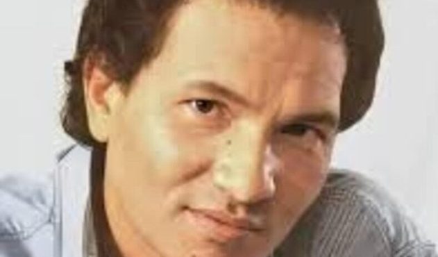 o cantor e compositor gilson de casinha branca