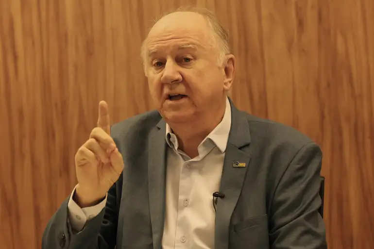 CNM estima impacto de R$ 50 bilhões com redução da jornada de trabalho