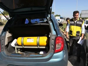 Usuários de gás natural veicular (GNV) estão entre os consumidores afetados pela alta de preços da Petrobras | Foto: Tânia Rêgo/Agência Brasil