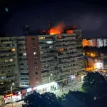 Edifício residencial em Galati, cidade da Romênia próxima à fronteira com a Ucrânia | Foto: Reprodução/Redes sociais