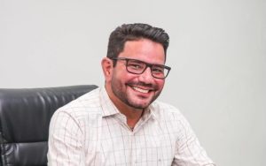 STJ torna ex-governador do Acre réu por fraude em obras públicas