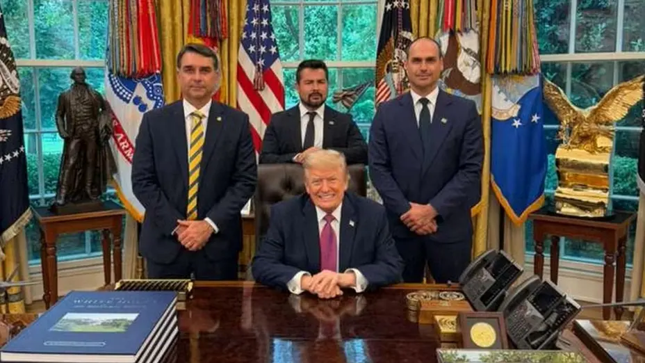 Trump se encontra com Flávio Bolsonaro, Eduardo e Paulo Figueiredo | Foto: Divulgação/Assessoria Flávio Bolsonaro