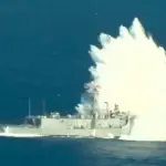 Imagem de navio da Marinha dos EUA supostamente atingido por forças iranianas | Foto: Reprodução/X