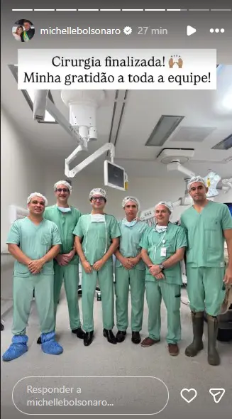 A equipe médica responsável pela cirurgia no ombro de Bolsonaro | Foto: Reprodução/Instagram