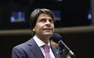 Aliado de Eduardo Paes, pré-candidato ao Senado já foi acusado de agredir a ex-mulher (2)