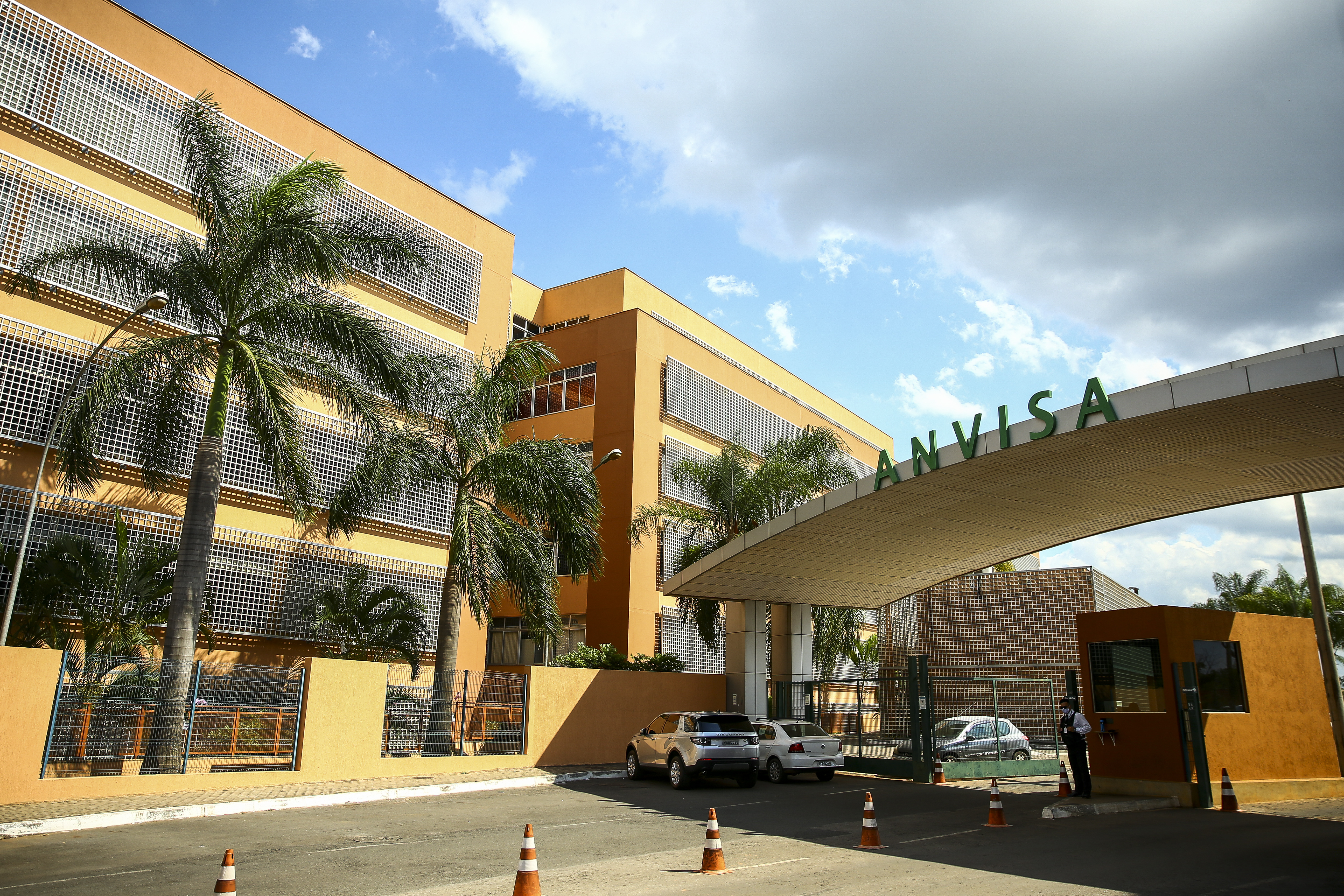 Anvisa aprova medicamento oral contra câncer de mama