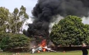 Avião de pequeno porte cai e deixa dois mortos no interior de SP
