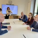 O ministro das Relações Exteriores, Mauro Vieira (primeiro, à esquerda), durante uma das reuniões em Paris | Foto: Reprodução/X/@Itamaraty/GovBr