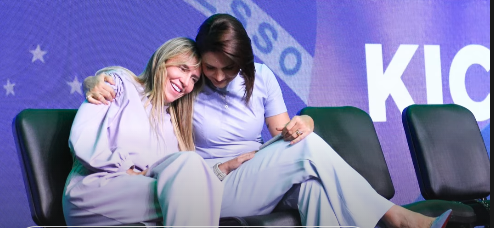 Governadora do DF defende Michelle e Bia Kicis par