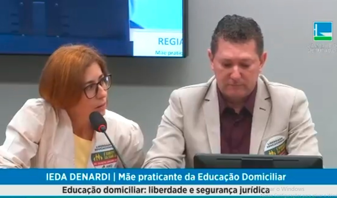 Casal pede liberdade para educar filhos