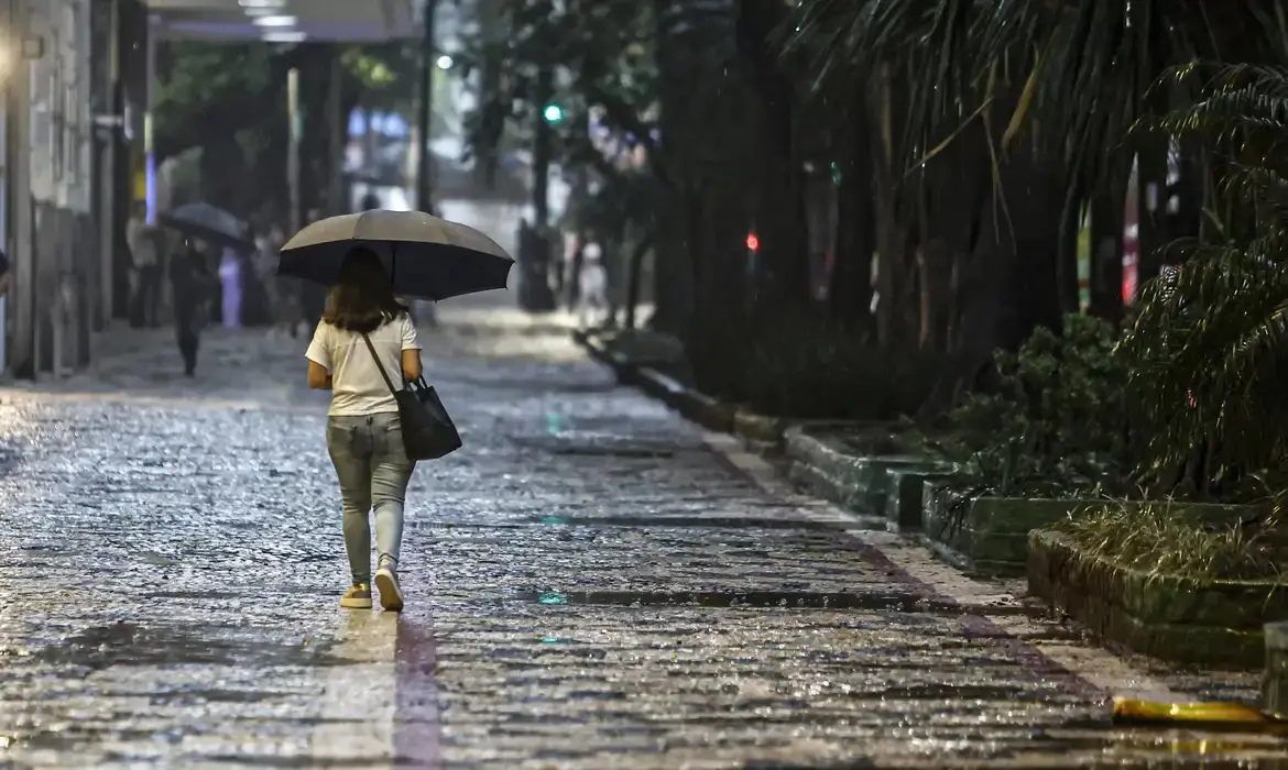 Avanço de instabilidade e ar frio devem provocar chuva em vários pontos do país | Foto: Paulo Pinto/Agência Brasil