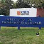 Fachada de prédio da Comissão Nacional de Energia Nuclear (CNEN)