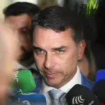 Flávio Bolsonaro critica Lula UE carne