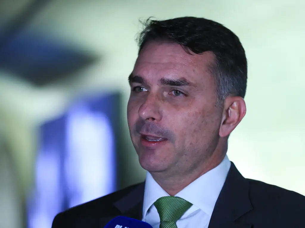 Flávio pede para falar em audiência nos EUA sobre tarifaço