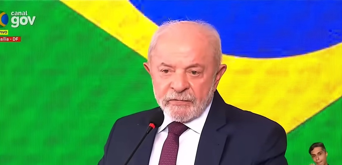 Lula quer usar os Correios para devolução de celul