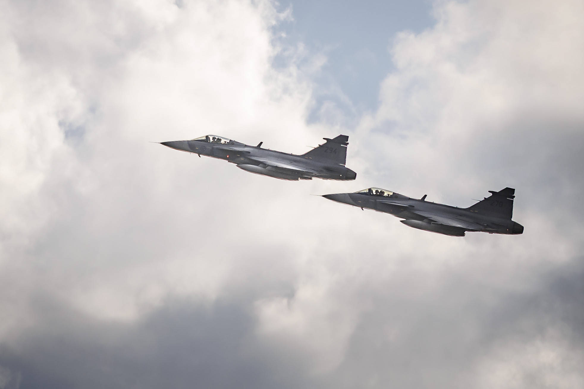 Cover image for Governo planeja comprar novos caças Gripen em meio à escassez de recursos militares