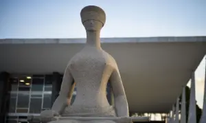 Justiça juízes penduricalhos STF