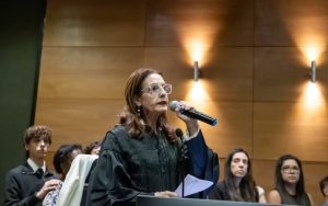 'Ao longo das últimas três ou quatro décadas, as faculdades brasileiras de direito tornaram-se fábricas de Elizabeths Machados Louros', escreve Flávio Gordon | Foto: Brunno Dantas/TJRJ