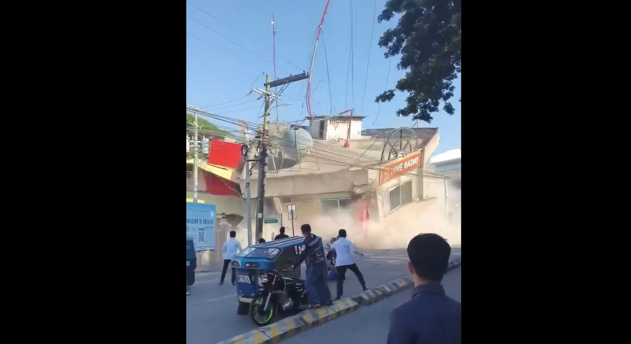 Terremoto de magnitude 7,8 nas Filipinas deixa ao menos 15 m