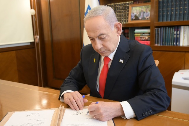 Israel reage a ataque do Irã, apesar de pressão dos EUA