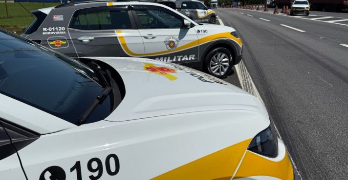 Viaturas posicionadas na rodovia durante a Operação Impacto Foto: Divulgação/Governo de SP