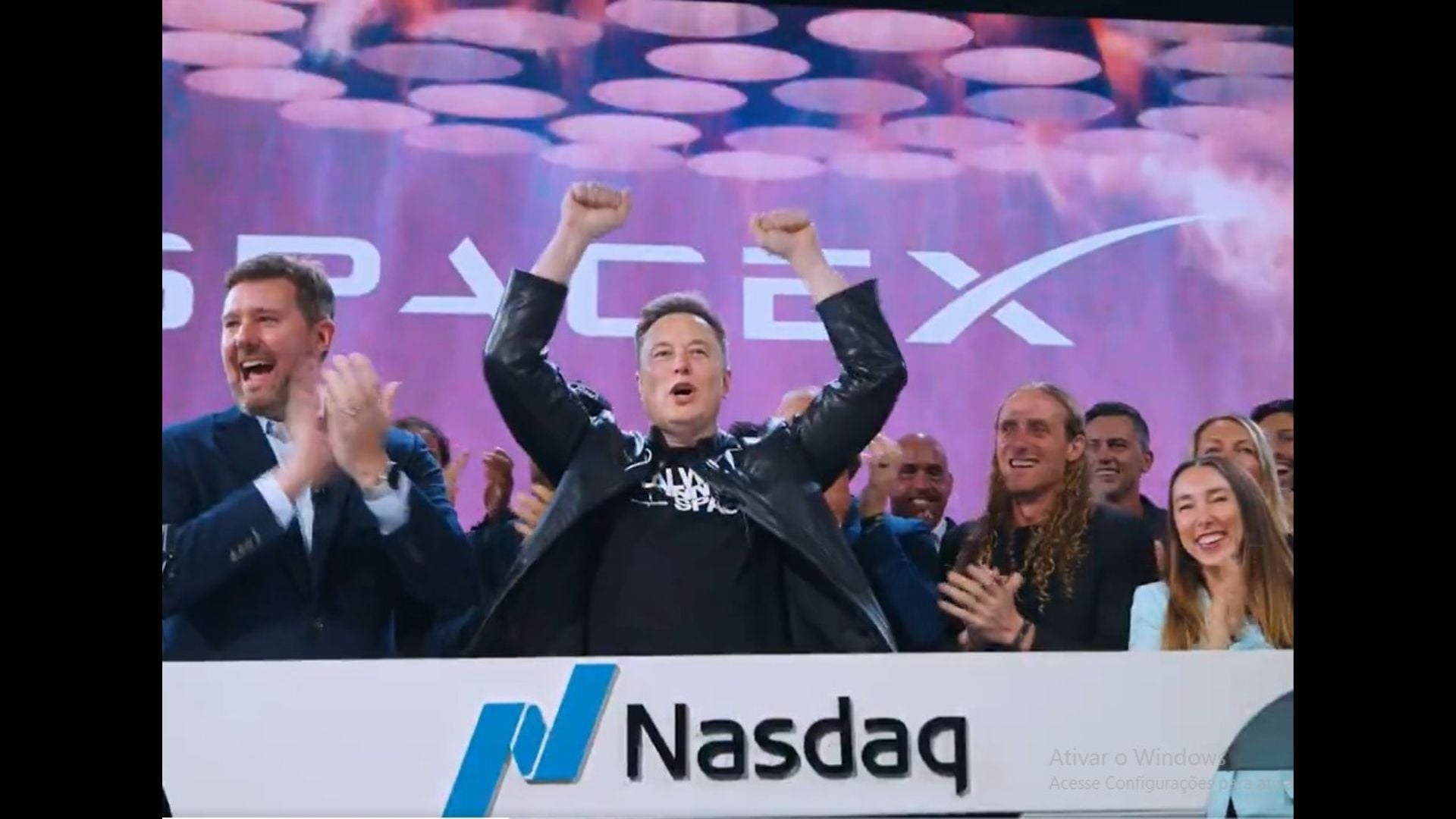 Elon Musk durante cerimônia de abertura de capital na Nasdaq, a Bolsa que reúne as maiores empresas de tecnologia do mundo | Foto: Reprodução/X/@Nasdaq