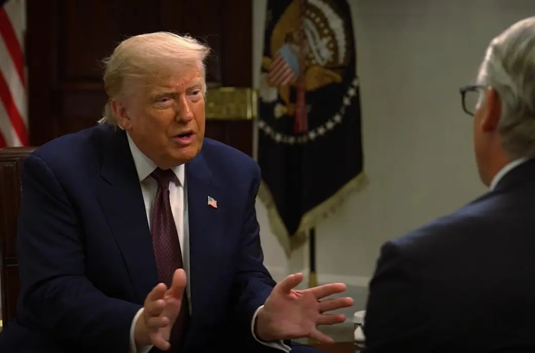 Donald Trump durante entrevista ao site Axios | Foto: Reprodução/X