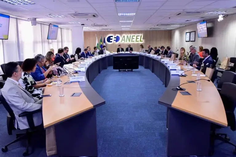 Reunião na Aneel, uma das agências reguladoras sob o impacto dos bloqueios orçamentários | Foto: Divulgação/EBC