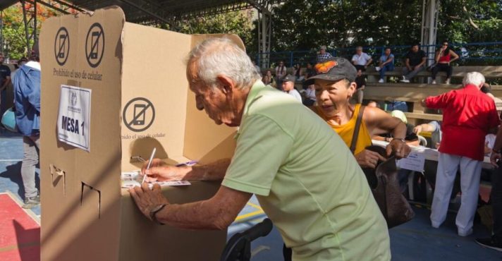Colombianos vão às urnas neste domingo | Foto: Reprodução/Twitter
