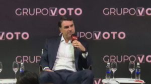 Durante evento, o senador fluminense voltou a defender a privatização dos Correios e criticou os resultados recentes da estatal | Foto: Tauany Cattan
