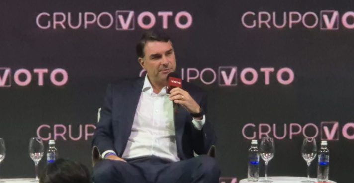 Durante evento, o senador fluminense voltou a defender a privatização dos Correios e criticou os resultados recentes da estatal | Foto: Tauany Cattan