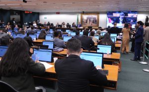 Votação da PEC que propõe a redução da maioridade penal para 16 anos na CCJ da Câmara