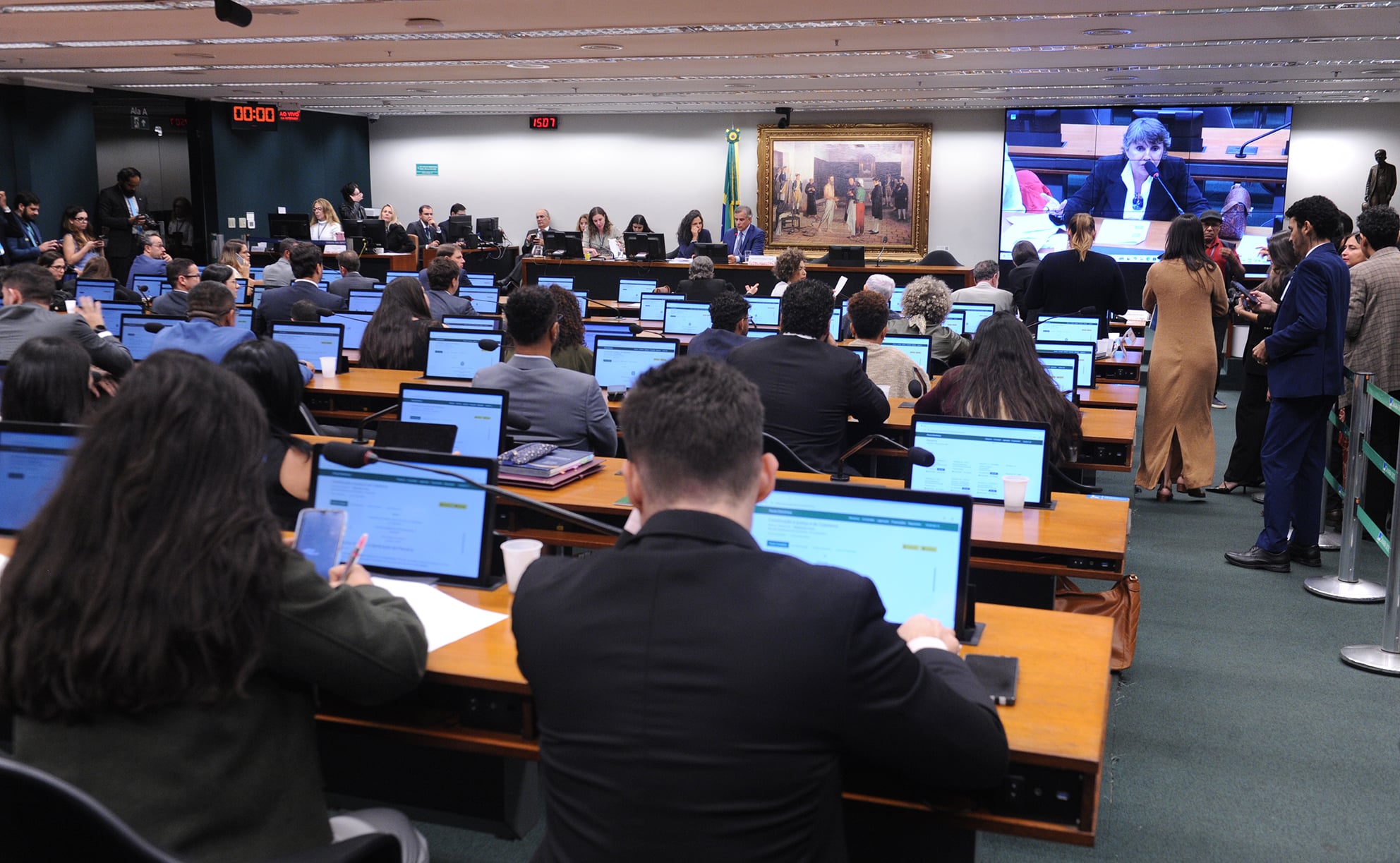 Veja quem votou a favor e contra a redução da maioridade pen